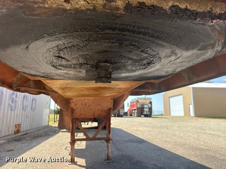 image for item DY3305 1958 Moser tank trailer