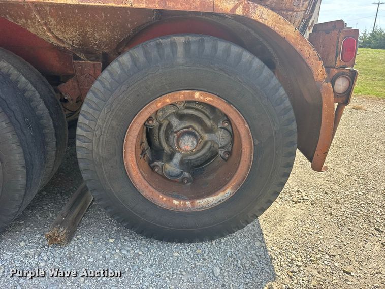 image for item DY3305 1958 Moser tank trailer