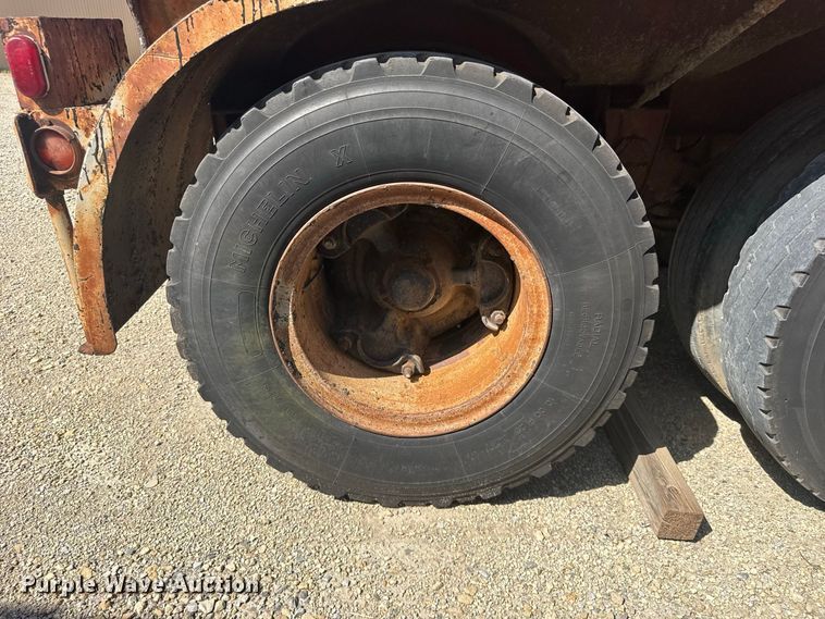 image for item DY3305 1958 Moser tank trailer