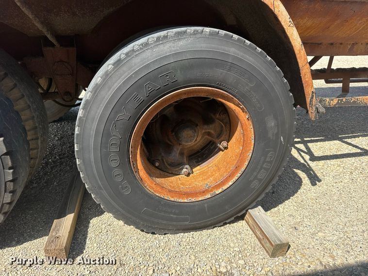 image for item DY3305 1958 Moser tank trailer