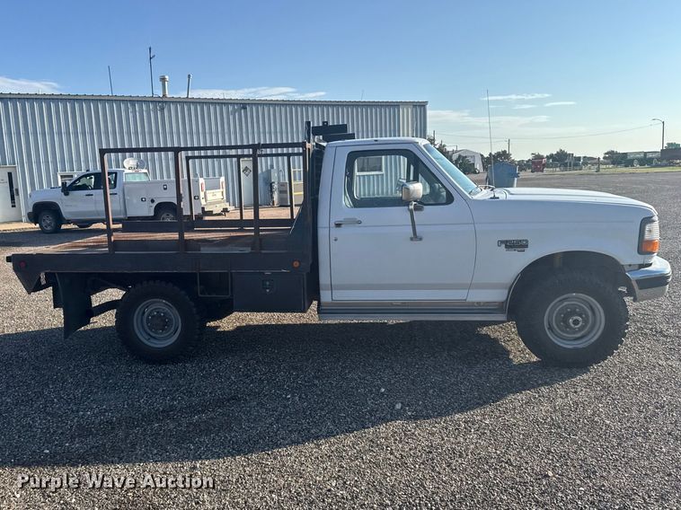 image for item DY3306 1996 Ford F250 XL flatbed pickup truck