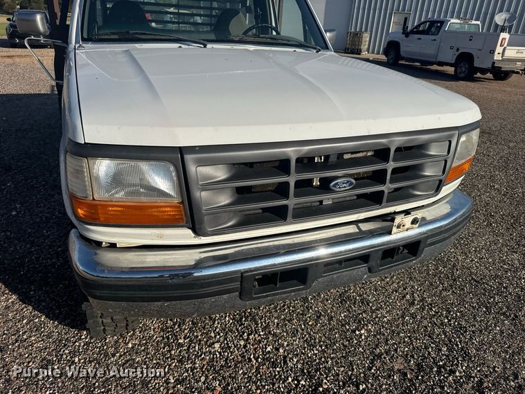 image for item DY3306 1996 Ford F250 XL flatbed pickup truck