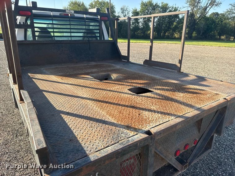 image for item DY3306 1996 Ford F250 XL flatbed pickup truck