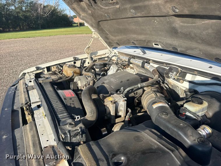 image for item DY3306 1996 Ford F250 XL flatbed pickup truck