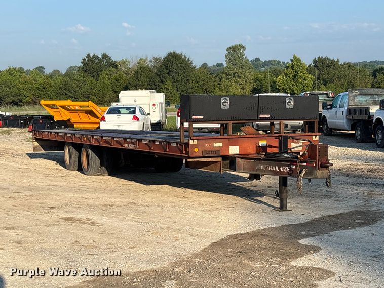 image for item DZ4682 1997 Trail-Eze Dakota equipment trailer