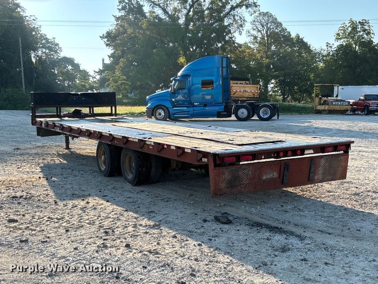 image for item DZ4682 1997 Trail-Eze Dakota equipment trailer