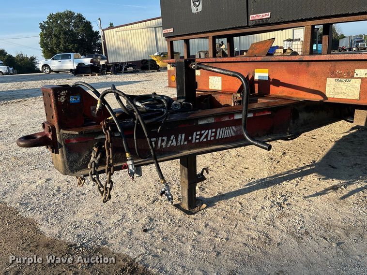 image for item DZ4682 1997 Trail-Eze Dakota equipment trailer