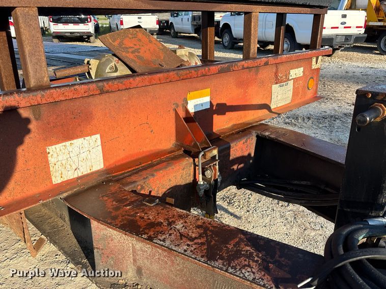 image for item DZ4682 1997 Trail-Eze Dakota equipment trailer