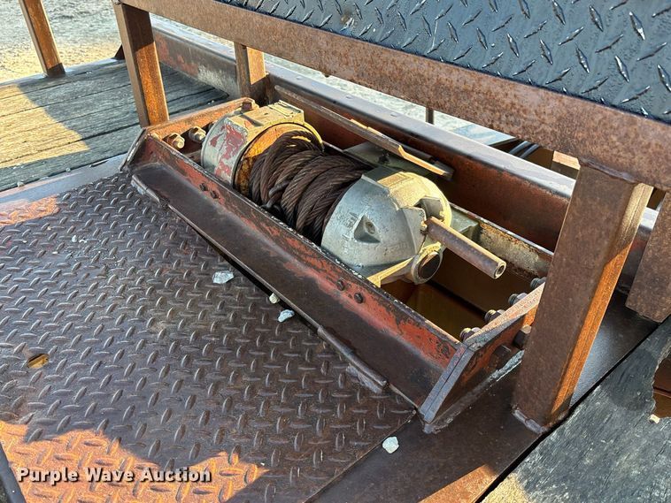 image for item DZ4682 1997 Trail-Eze Dakota equipment trailer