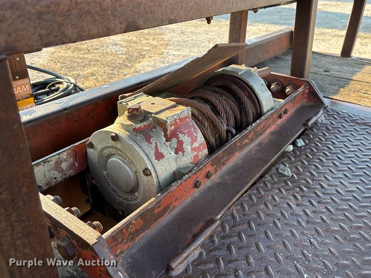 image for item DZ4682 1997 Trail-Eze Dakota equipment trailer