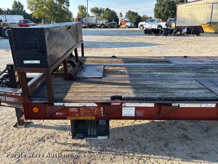 image for item DZ4682 1997 Trail-Eze Dakota equipment trailer