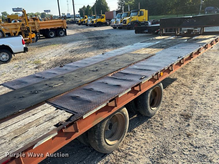 image for item DZ4682 1997 Trail-Eze Dakota equipment trailer