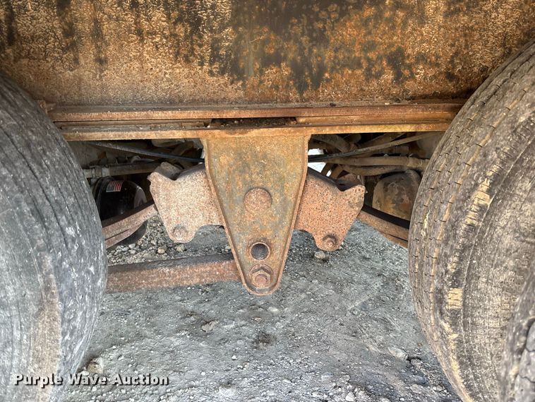 image for item DZ4682 1997 Trail-Eze Dakota equipment trailer