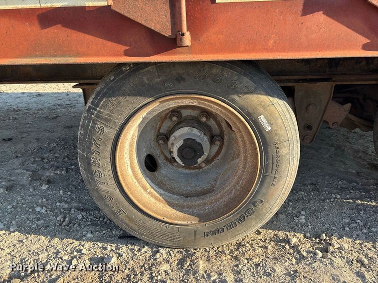 image for item DZ4682 1997 Trail-Eze Dakota equipment trailer