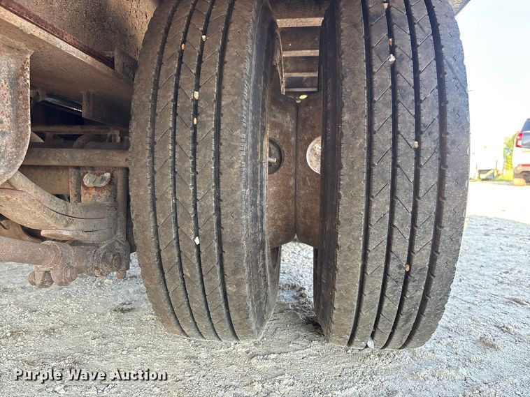 image for item DZ4682 1997 Trail-Eze Dakota equipment trailer