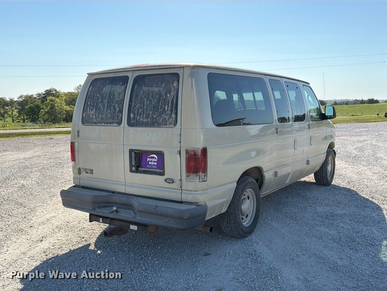 image for item DZ4737 2005 Ford E150 van