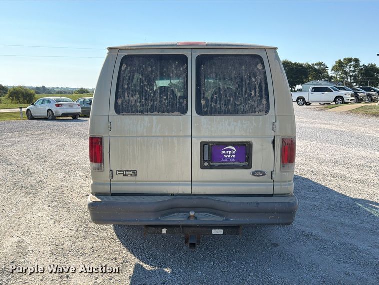 image for item DZ4737 2005 Ford E150 van