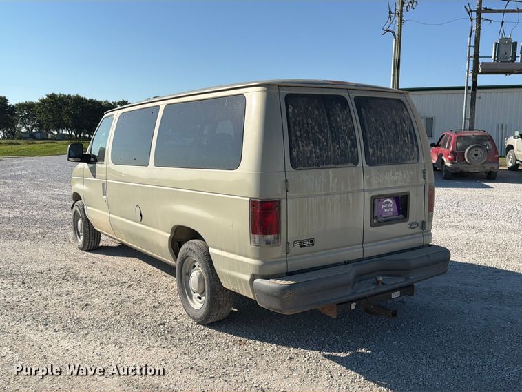 image for item DZ4737 2005 Ford E150 van