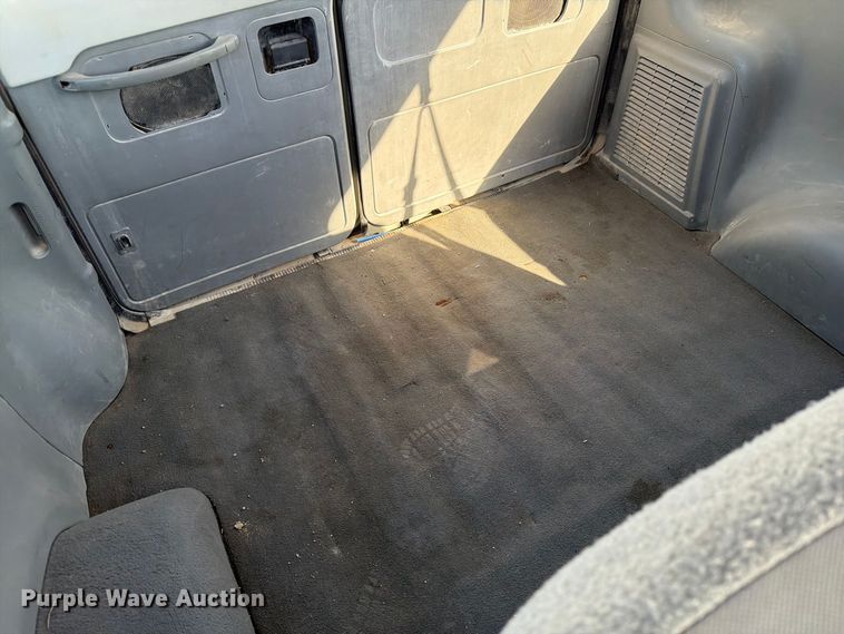 image for item DZ4737 2005 Ford E150 van