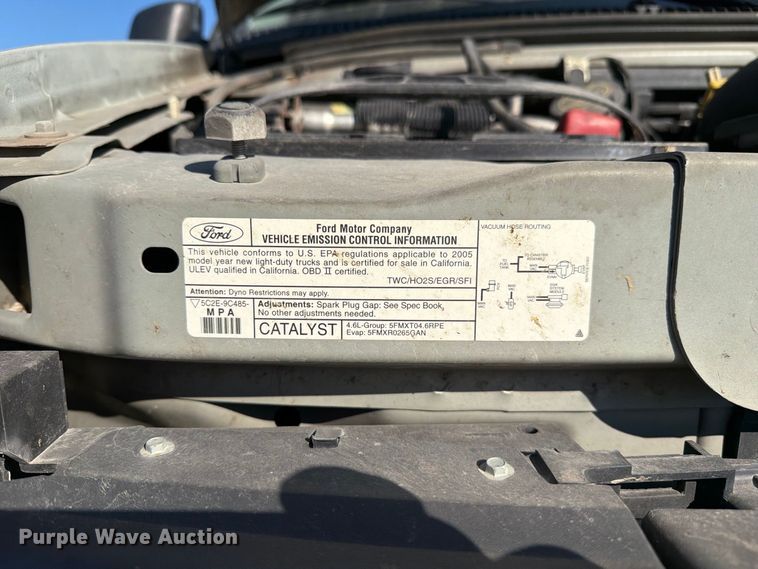 image for item DZ4737 2005 Ford E150 van