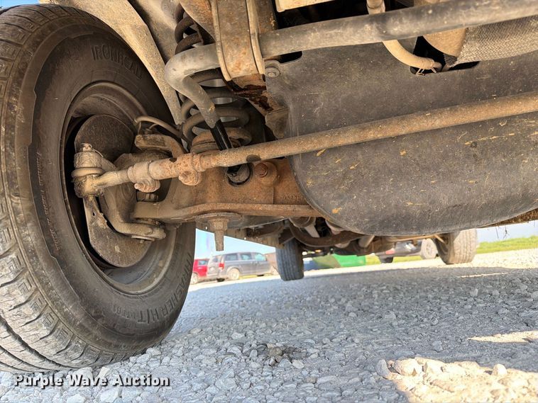 image for item DZ4737 2005 Ford E150 van