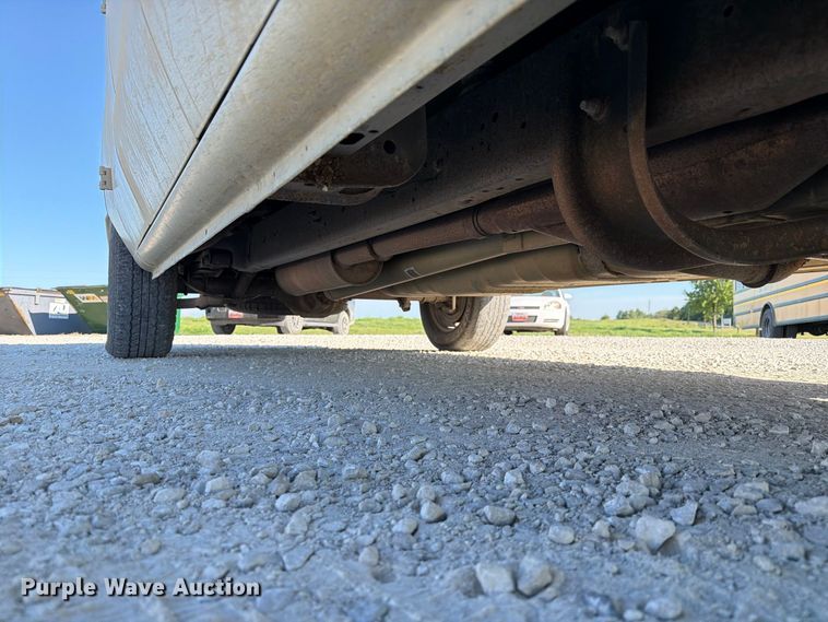 image for item DZ4737 2005 Ford E150 van