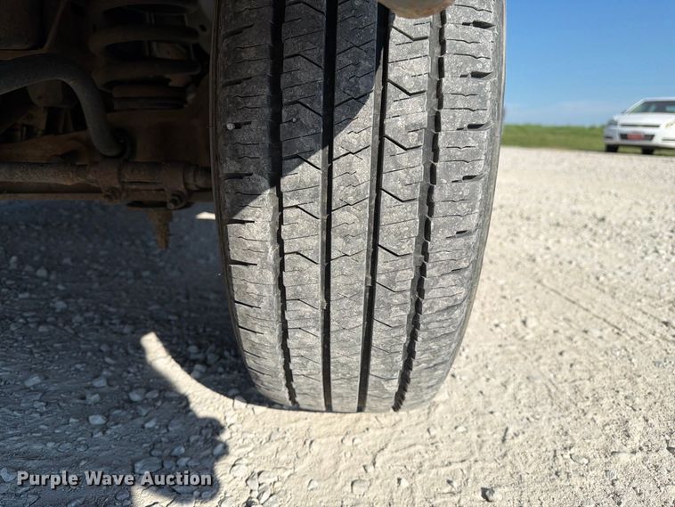 image for item DZ4737 2005 Ford E150 van