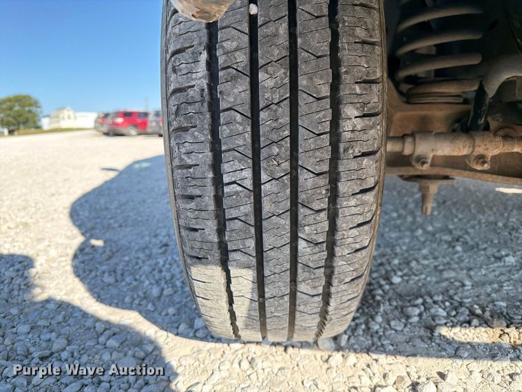 image for item DZ4737 2005 Ford E150 van