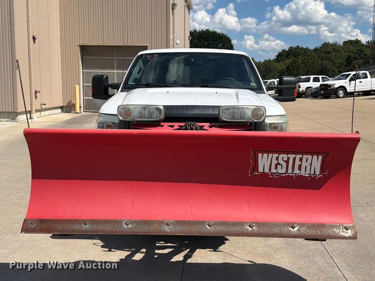 image for item DZ4740 2016 Ford F250 Super Duty XL Ext. Cab pickup truck