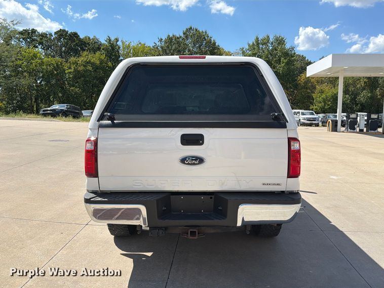 image for item DZ4740 2016 Ford F250 Super Duty XL Ext. Cab pickup truck