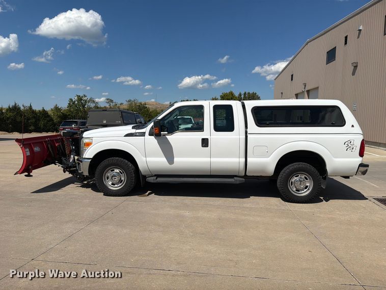 image for item DZ4740 2016 Ford F250 Super Duty XL Ext. Cab pickup truck
