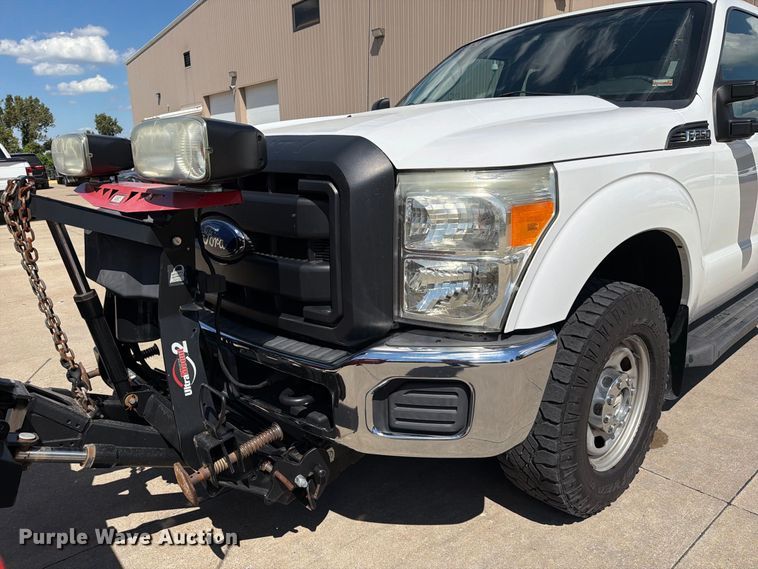 image for item DZ4740 2016 Ford F250 Super Duty XL Ext. Cab pickup truck