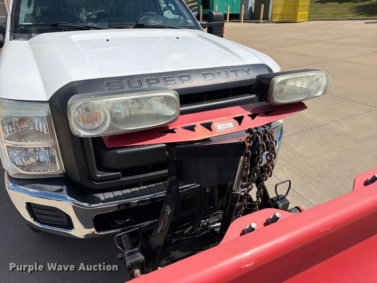 image for item DZ4740 2016 Ford F250 Super Duty XL Ext. Cab pickup truck