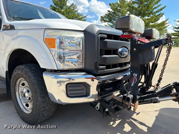 image for item DZ4740 2016 Ford F250 Super Duty XL Ext. Cab pickup truck