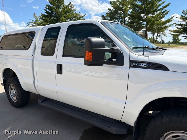 image for item DZ4740 2016 Ford F250 Super Duty XL Ext. Cab pickup truck