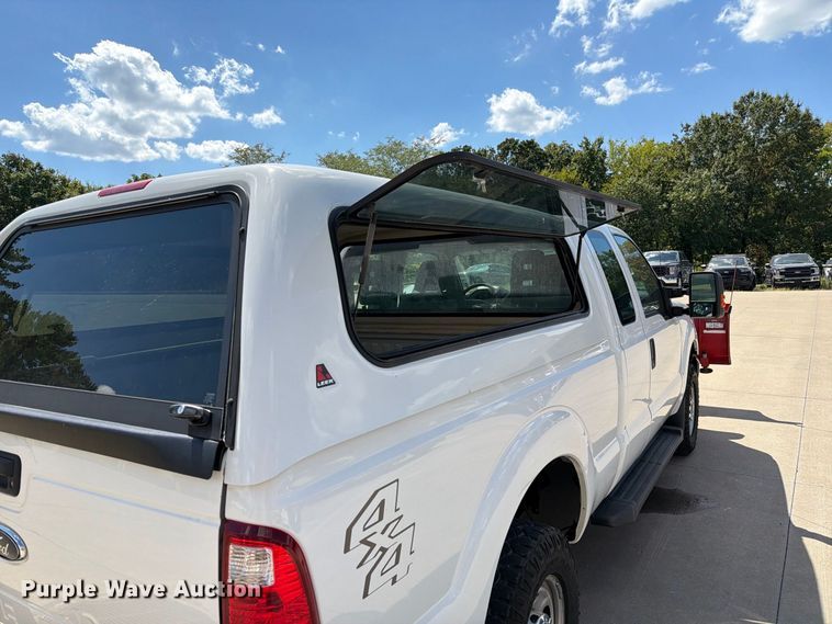 image for item DZ4740 2016 Ford F250 Super Duty XL Ext. Cab pickup truck