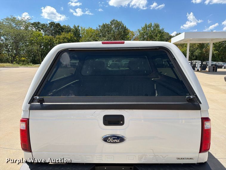 image for item DZ4740 2016 Ford F250 Super Duty XL Ext. Cab pickup truck
