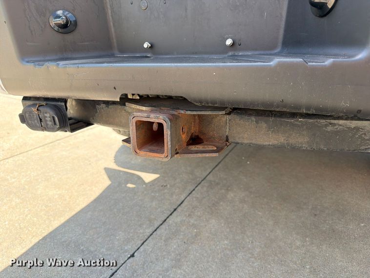 image for item DZ4740 2016 Ford F250 Super Duty XL Ext. Cab pickup truck
