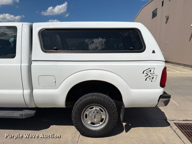 image for item DZ4740 2016 Ford F250 Super Duty XL Ext. Cab pickup truck