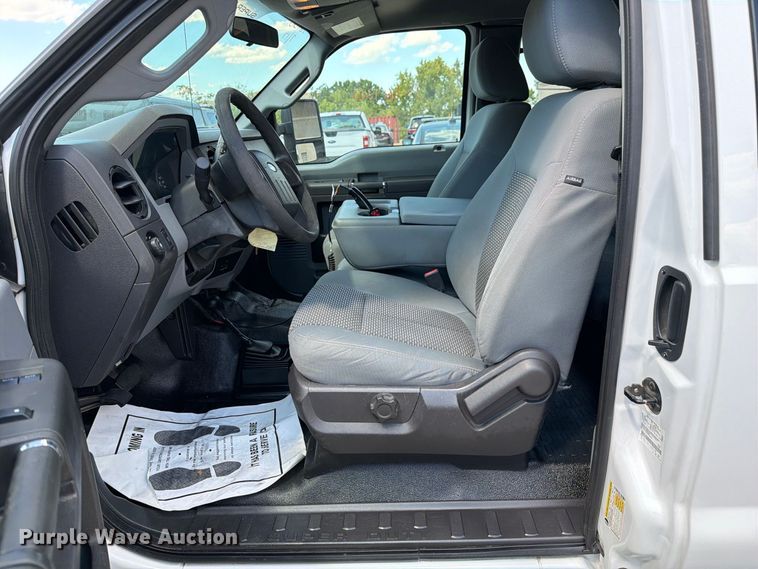 image for item DZ4740 2016 Ford F250 Super Duty XL Ext. Cab pickup truck