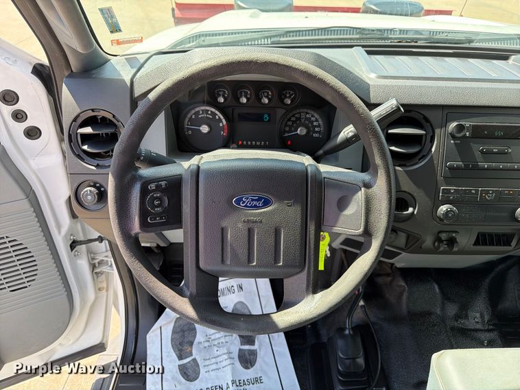 image for item DZ4740 2016 Ford F250 Super Duty XL Ext. Cab pickup truck