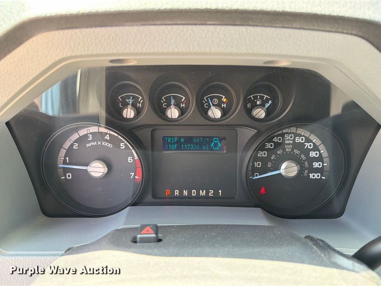image for item DZ4740 2016 Ford F250 Super Duty XL Ext. Cab pickup truck