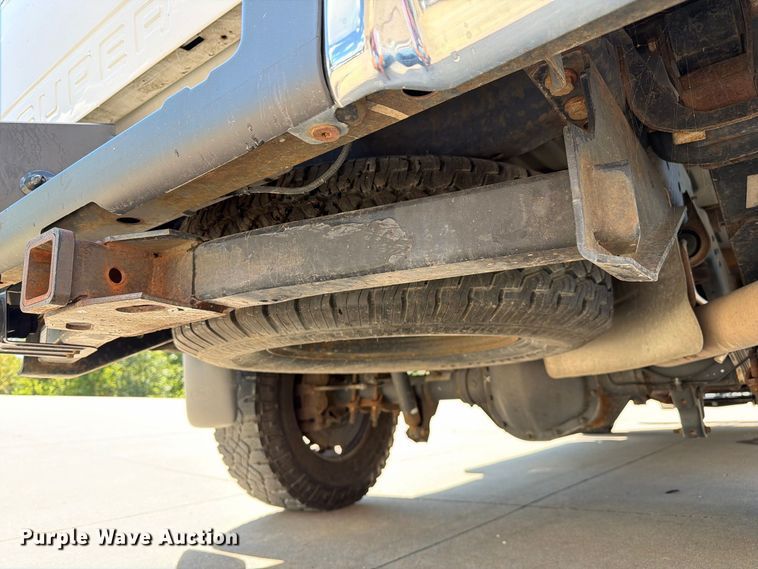 image for item DZ4740 2016 Ford F250 Super Duty XL Ext. Cab pickup truck