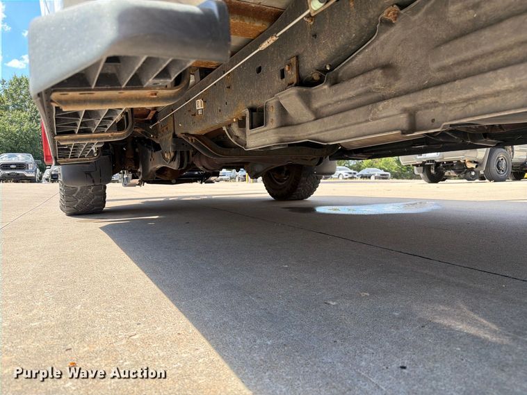image for item DZ4740 2016 Ford F250 Super Duty XL Ext. Cab pickup truck