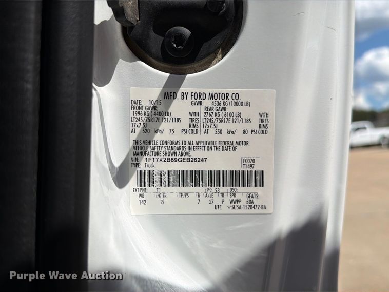 image for item DZ4740 2016 Ford F250 Super Duty XL Ext. Cab pickup truck