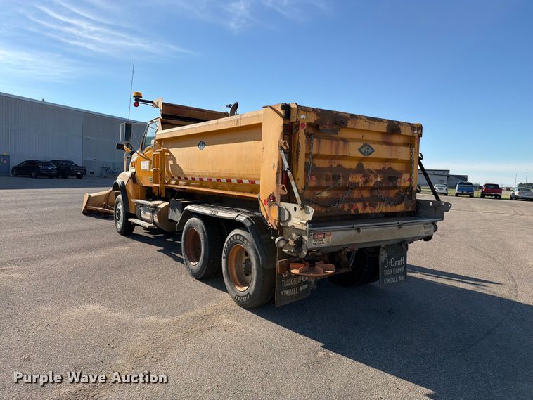 image for item EA0449 2005 Sterling L9500 dump truck