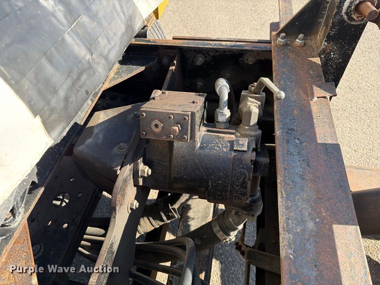 image for item EA0449 2005 Sterling L9500 dump truck