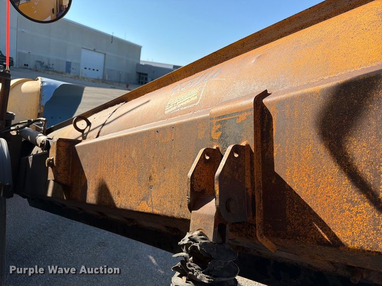 image for item EA0449 2005 Sterling L9500 dump truck