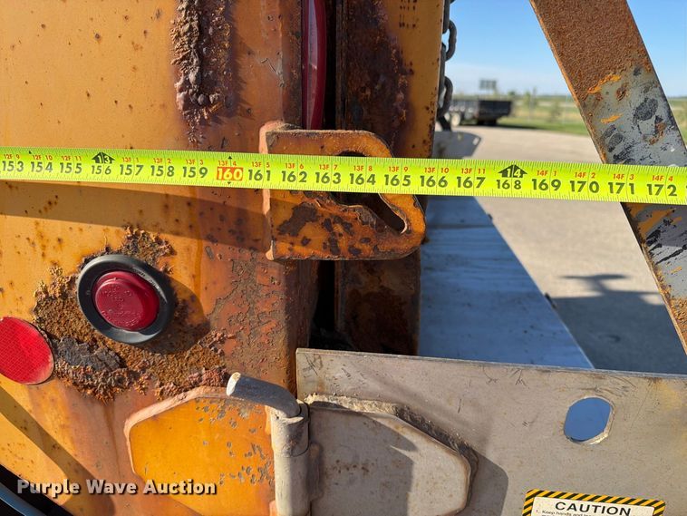 image for item EA0449 2005 Sterling L9500 dump truck