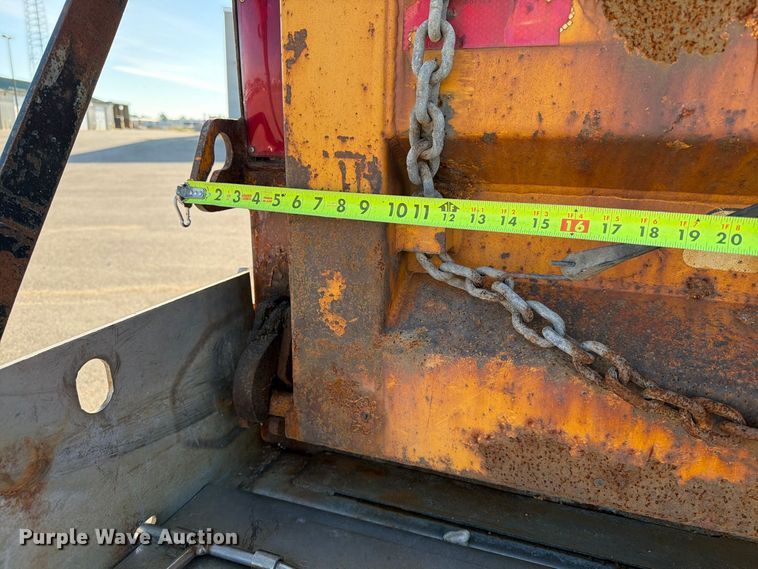 image for item EA0449 2005 Sterling L9500 dump truck